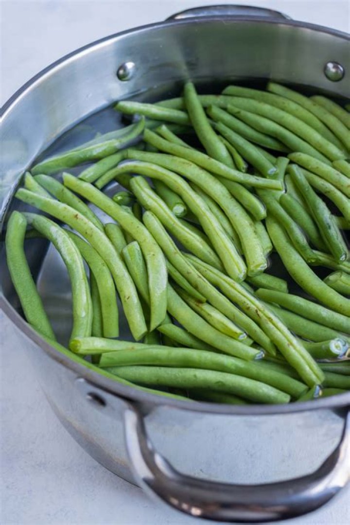 How many raw beans will kill you
